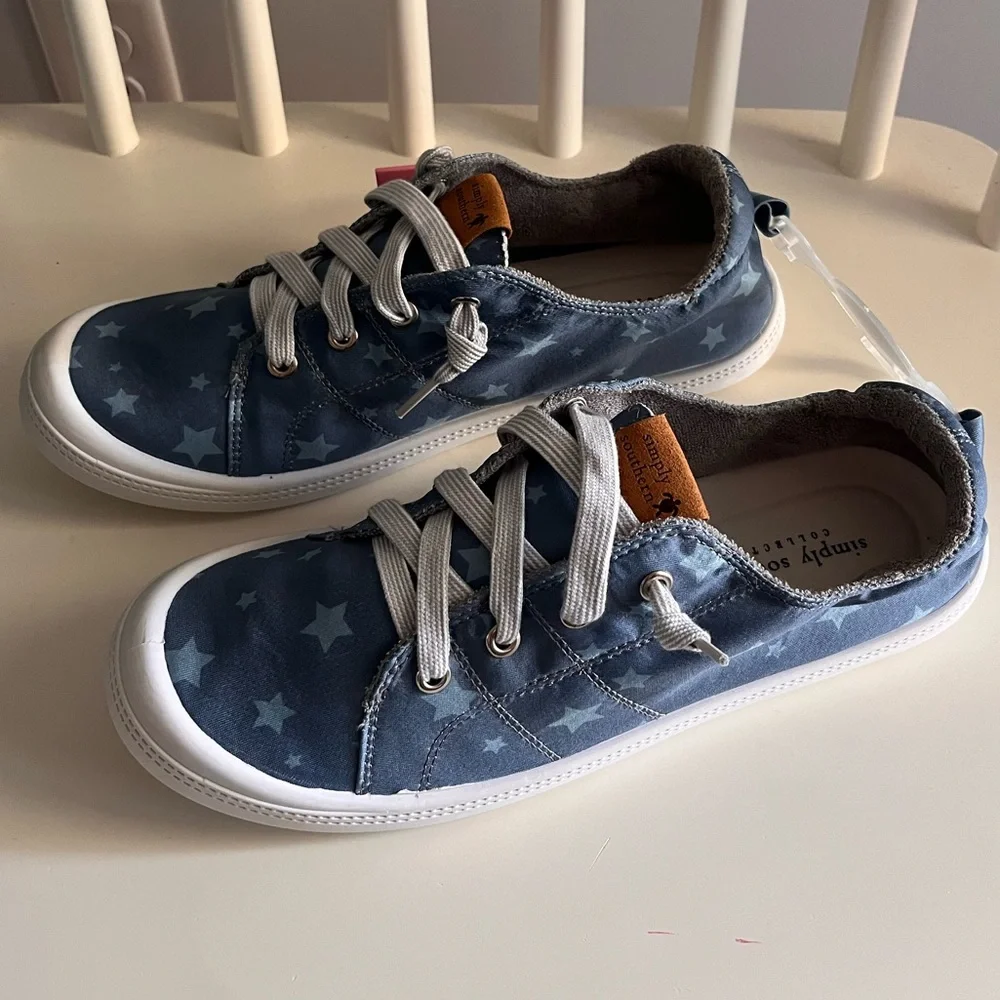 Simply Southern Easyslip Star Sneakers NWT - Picture 3 of 4